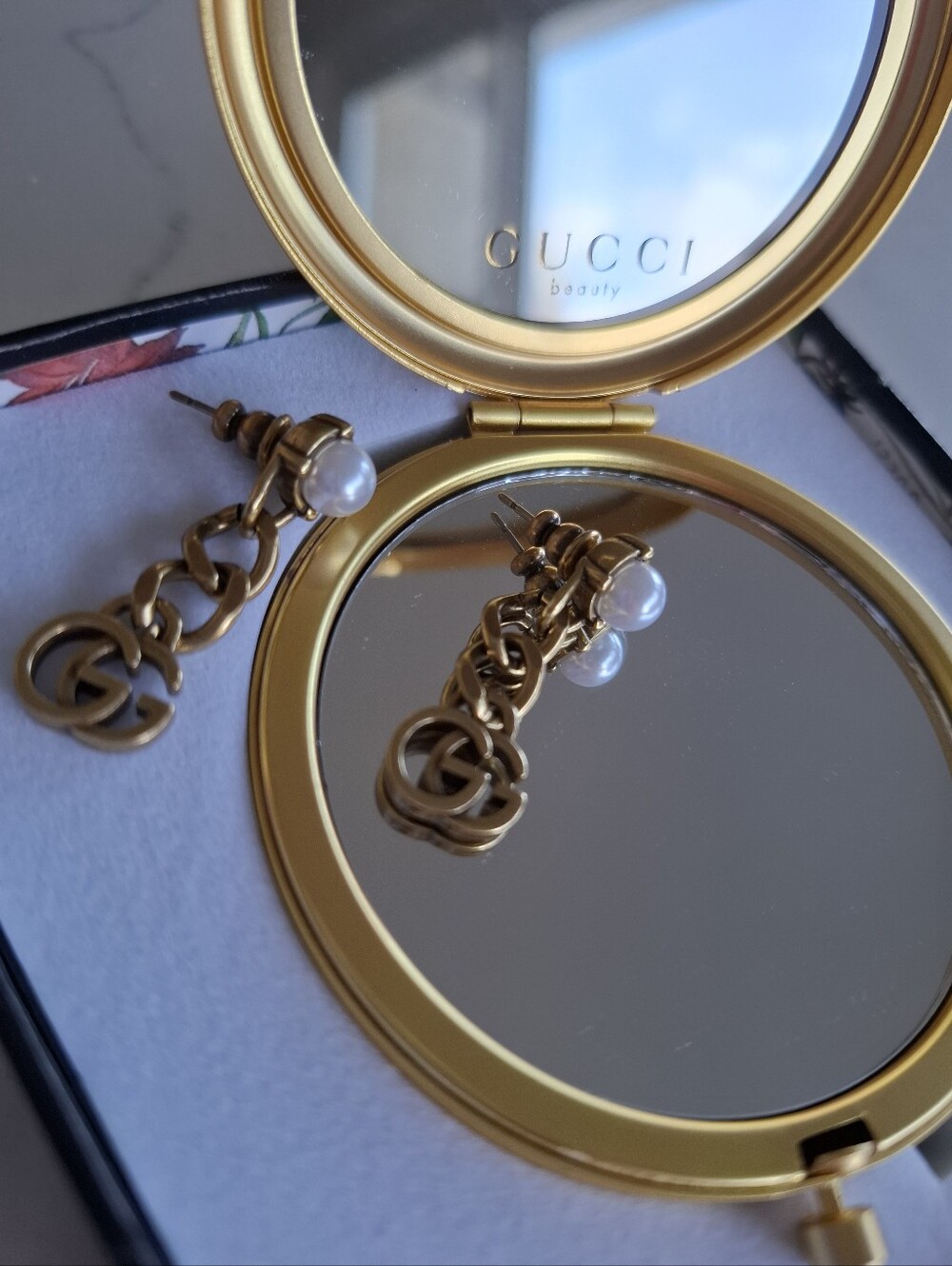 Auth.Gucci Earr.& Mirror Set - Picture 4 of 6